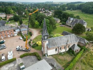 Lire la suite à propos de l’article Un nouveau coq orne l’église St Martin de Drucat